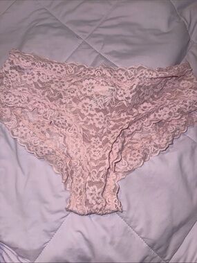 NWT Victoria’s Secret Pink Lace Panty